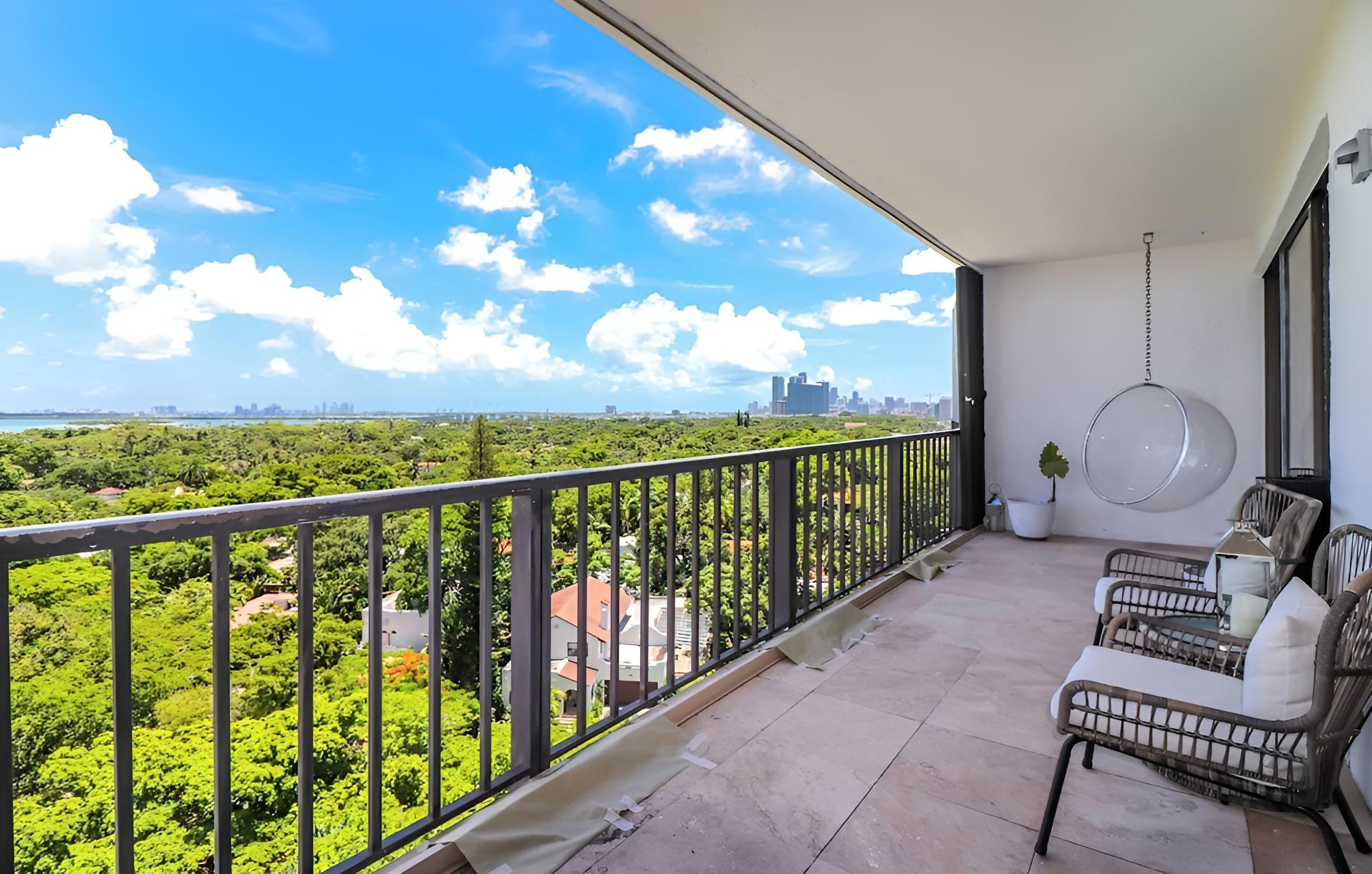 Roami at Biscayne Penthouse