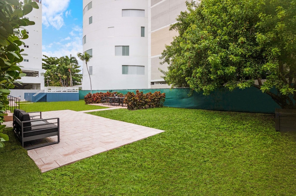 Roami at Edgewater Bungalows