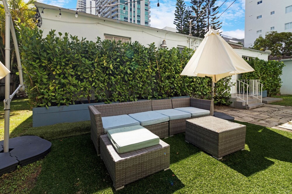 Roami at Edgewater Bungalows