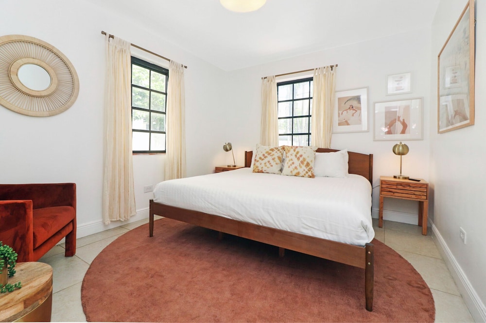 Roami at Edgewater Bungalows