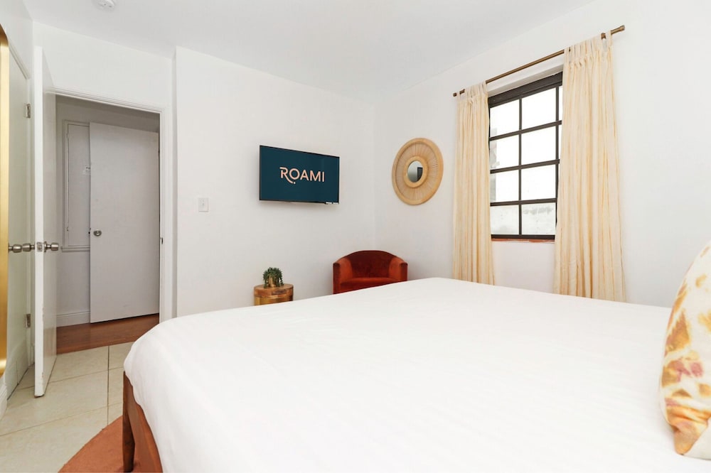 Roami at Edgewater Bungalows