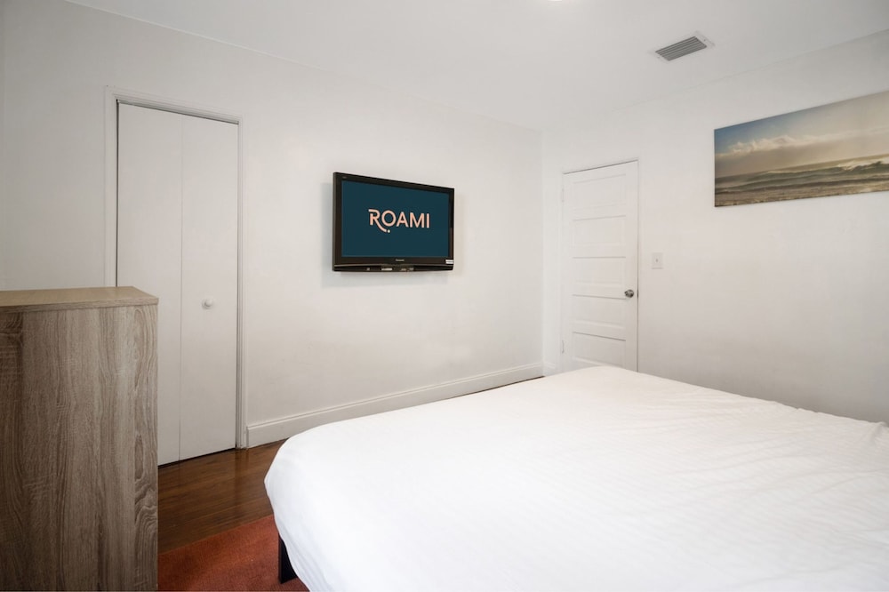 Roami at Edgewater Bungalows