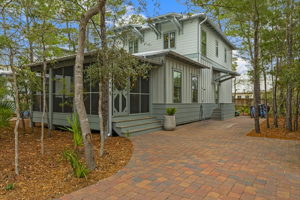 Magnolia Cottages by the Sea by Panhandle Getaways
