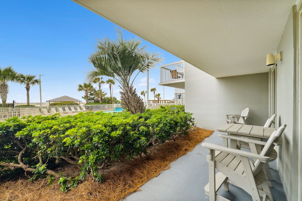 Pelican Beach Resort by Panhandle Getaways