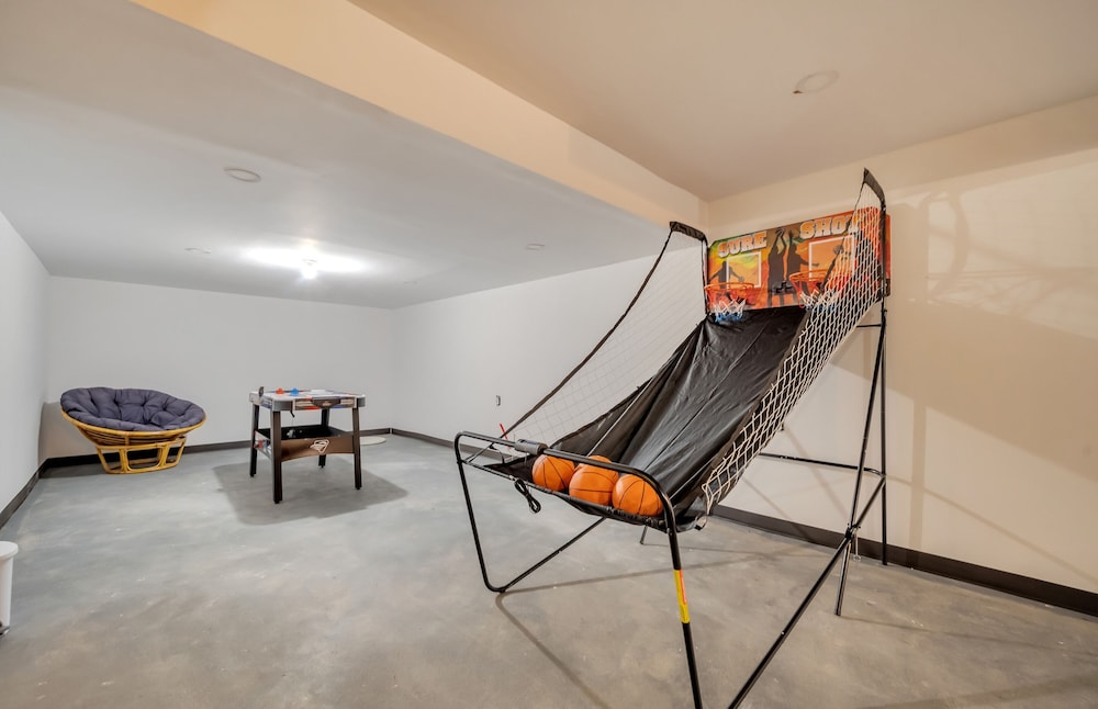 2900sqft villa near ski  snowboarding - Property Image 14