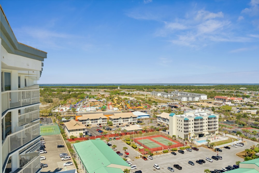 Pelican Beach Resort by Panhandle Getaways