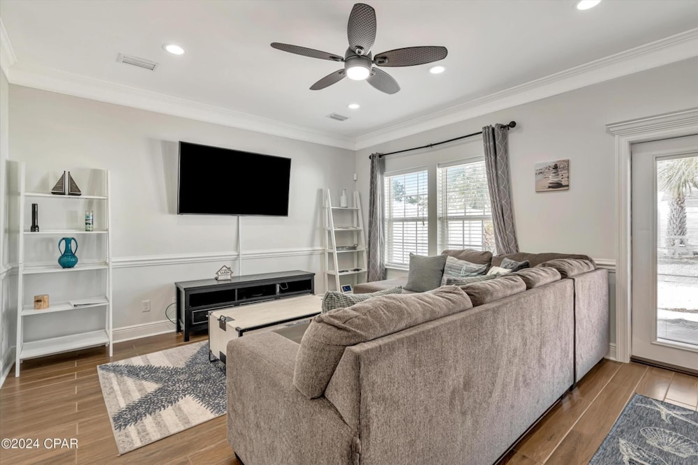 Pet Friendly Beach House - Sunset Escape