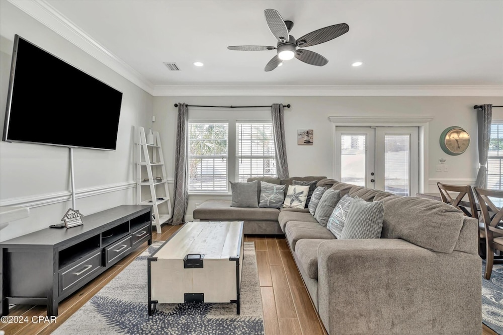 Pet Friendly Beach House - Sunset Escape