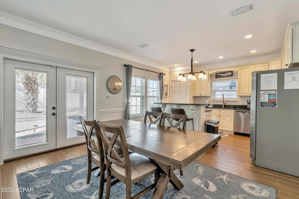 Pet Friendly Beach House - Sunset Escape