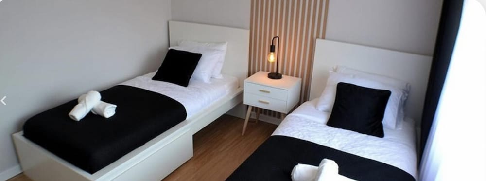 Stylish 3-bed House in Stockton-on-tees view 3