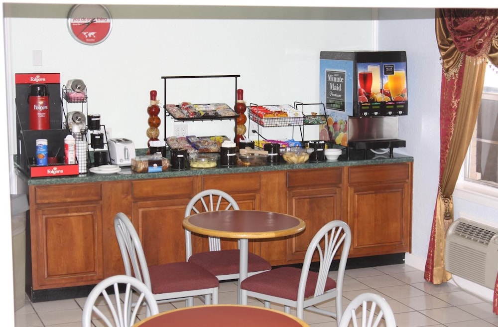 Relax Inn Mineral Wells view 5