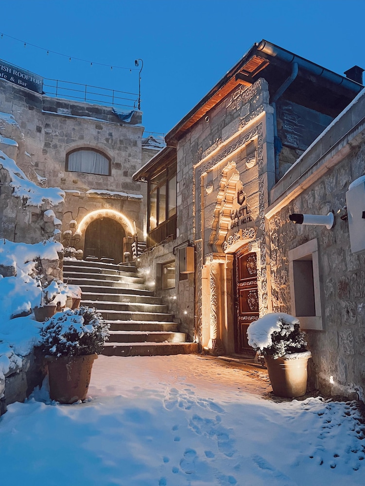 Hotel Castle Cave Hotel - Image 1