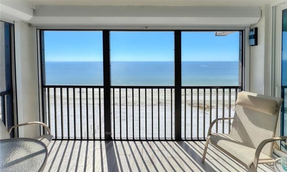 Caper Beach Club Penthouse 2