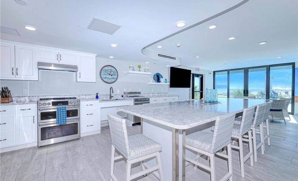 Caper Beach Club Penthouse 2