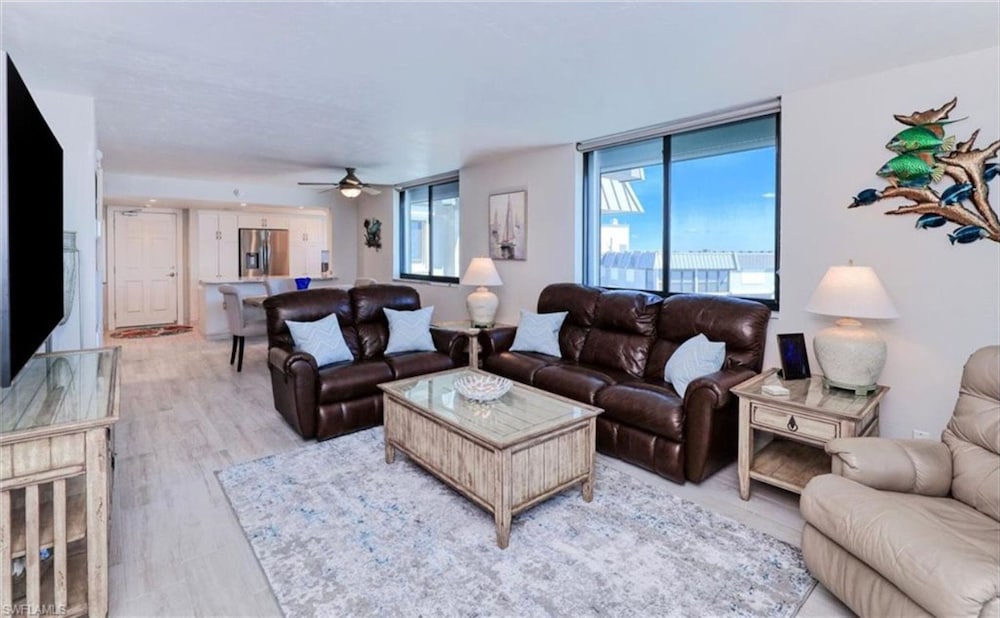 Caper Beach Club Penthouse 2