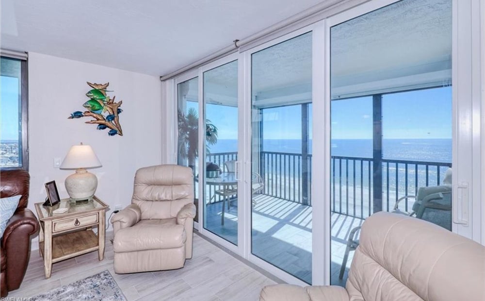 Caper Beach Club Penthouse 2