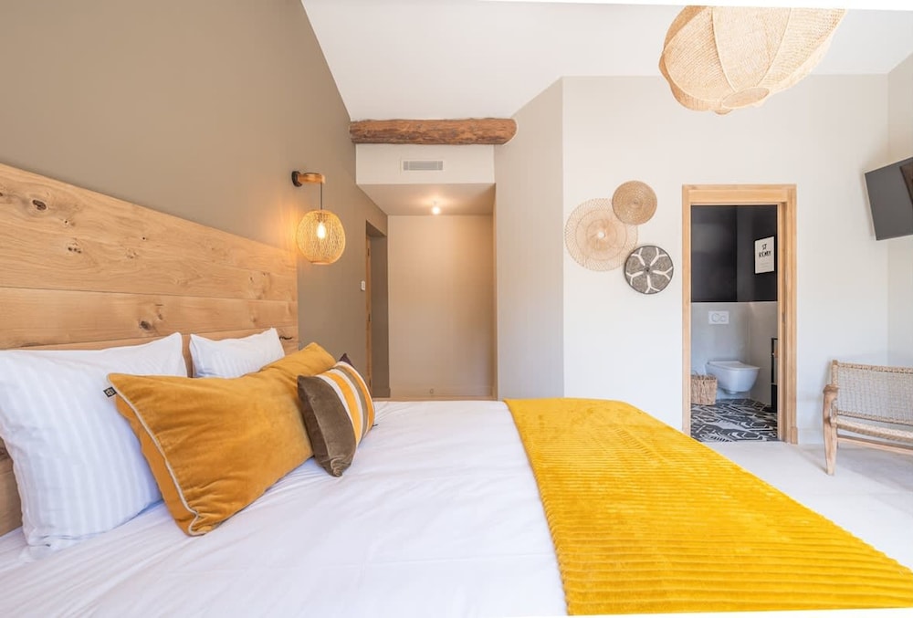 Villa Lou Panta Elegance and Comfort in the Heart of Saint-r My-de-provence