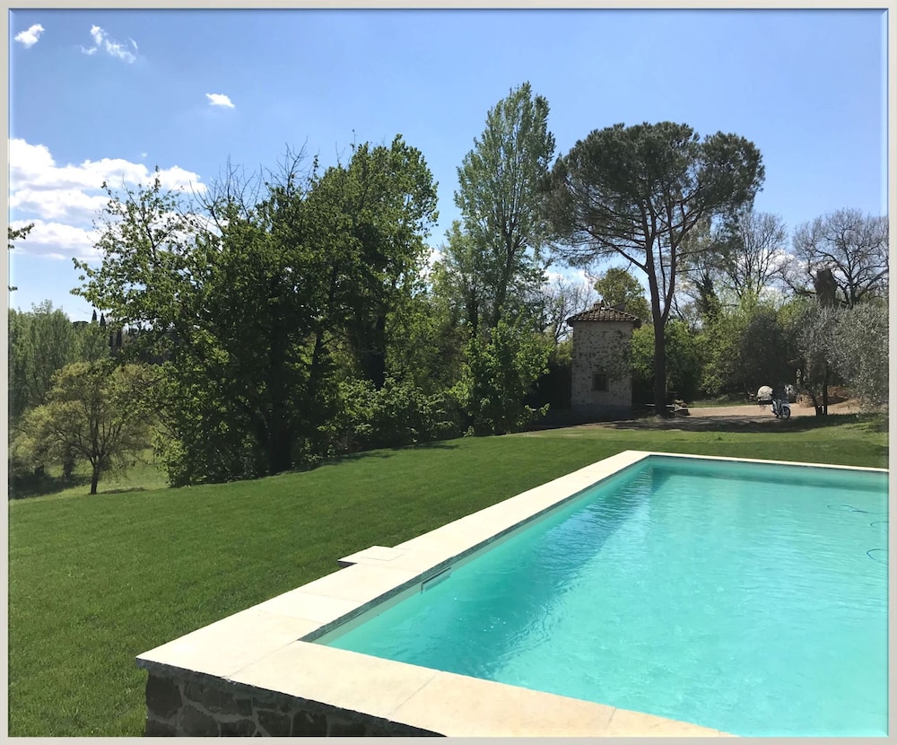 w Historic Tower w Private Pool Near Florence