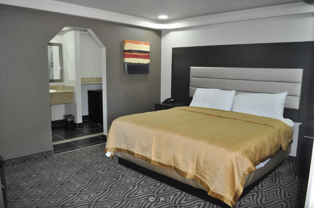 Downtown Suites Dallas view 4