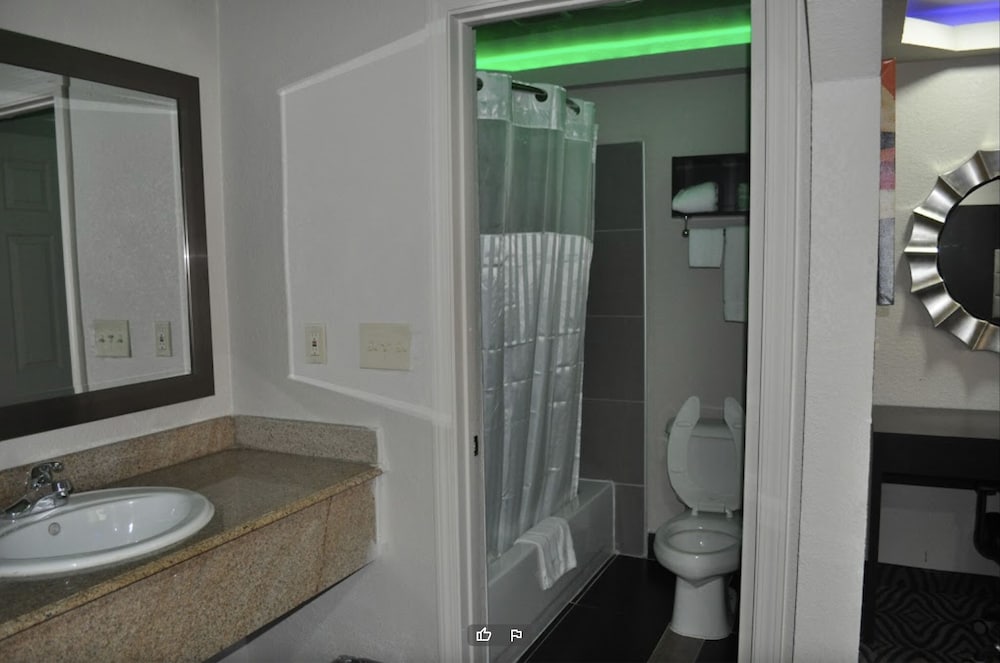 Downtown Suites Dallas view 5