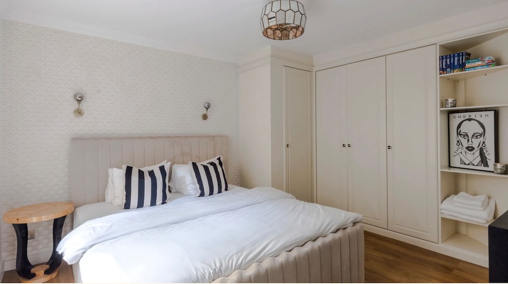 The Mayfair Muse - by Out of Office Lifestyle