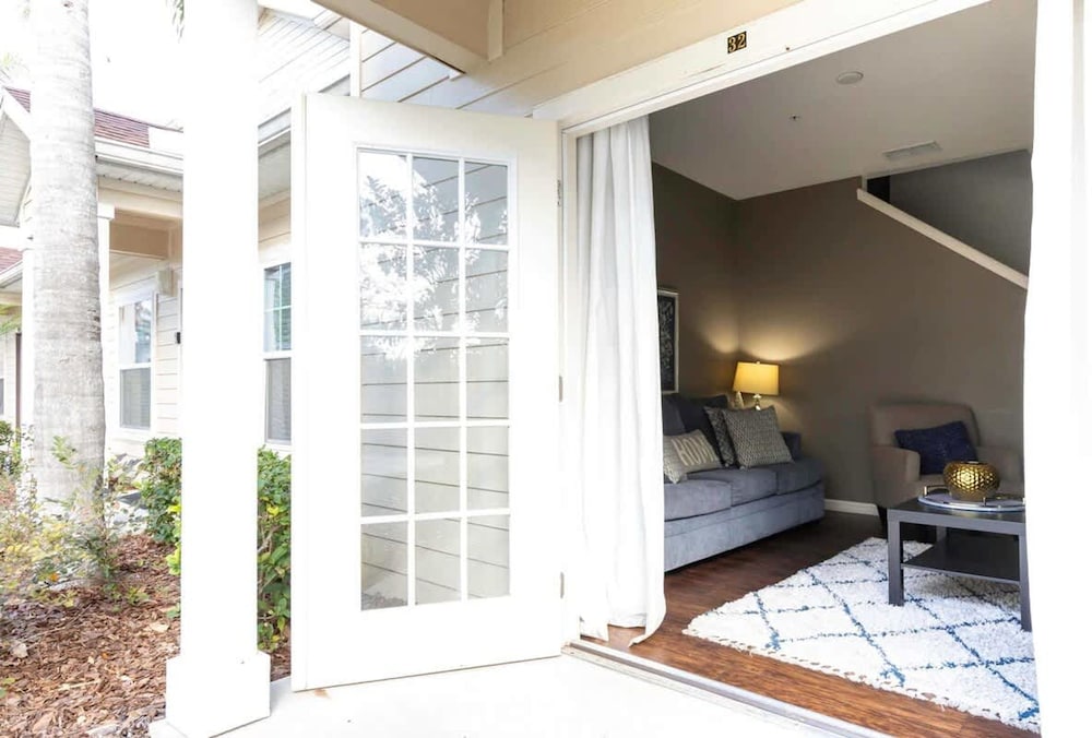 4BR Family Townhouse Steps to Disney