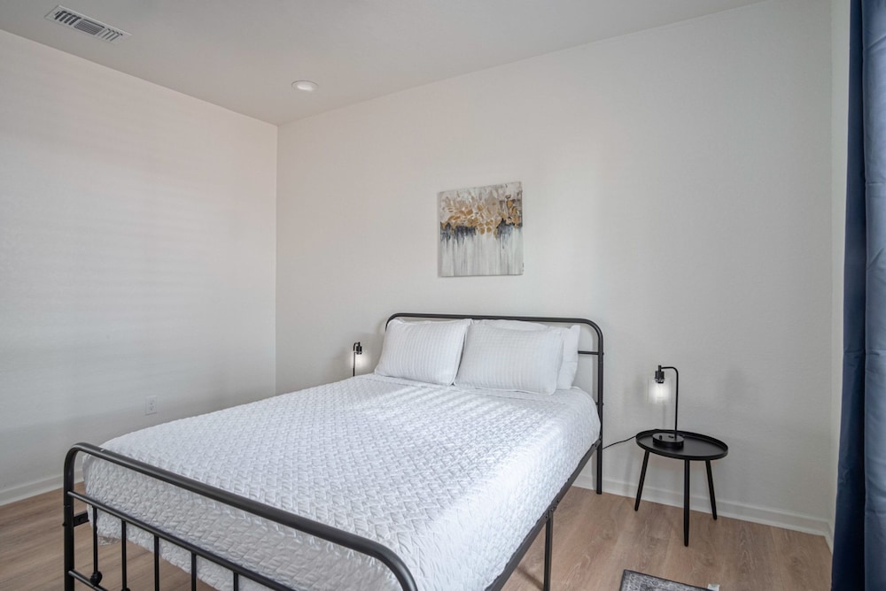 Enjoy 4BR 3BA Comfort Convenience Near Downtown