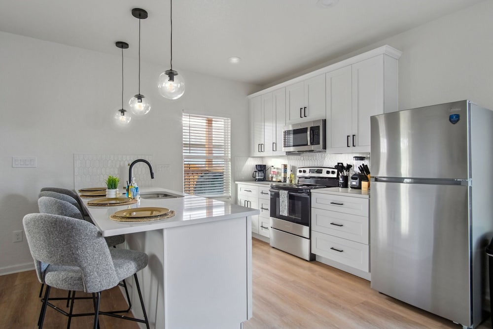 Your Inner-city Sanctuary 3BR 2BA Near Riverwalk