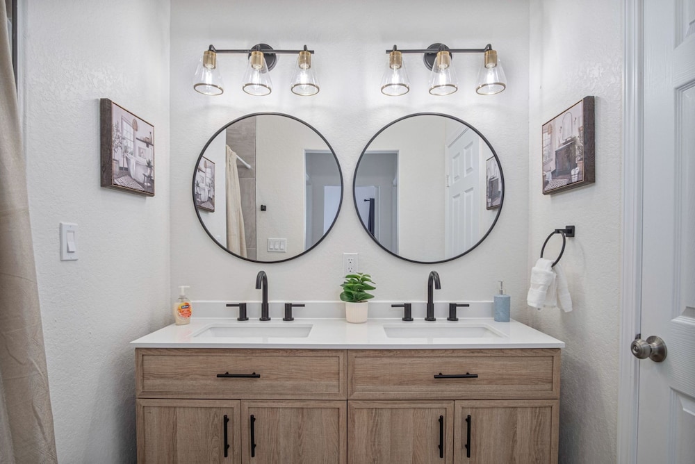 Create Memories 4BR 3BA Near Riverwalk Downtown