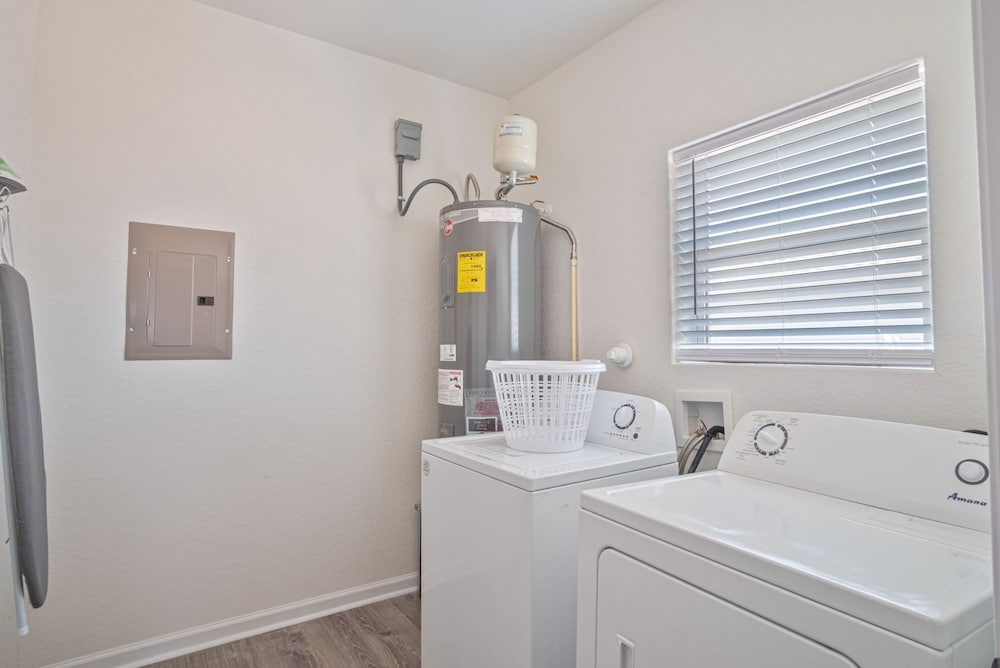 Generous 5BR 3BA Haven Close to Alamo Riverwalk