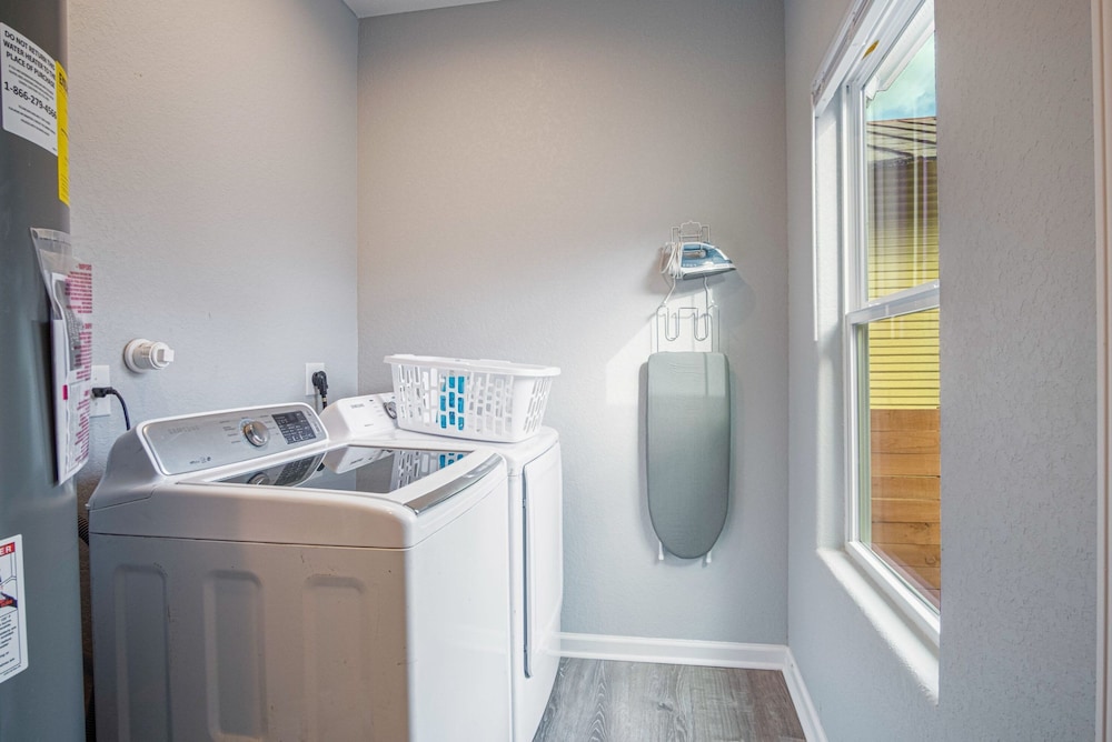 Lovely Charming 4BR 2 5BA Near Downtown s Prime