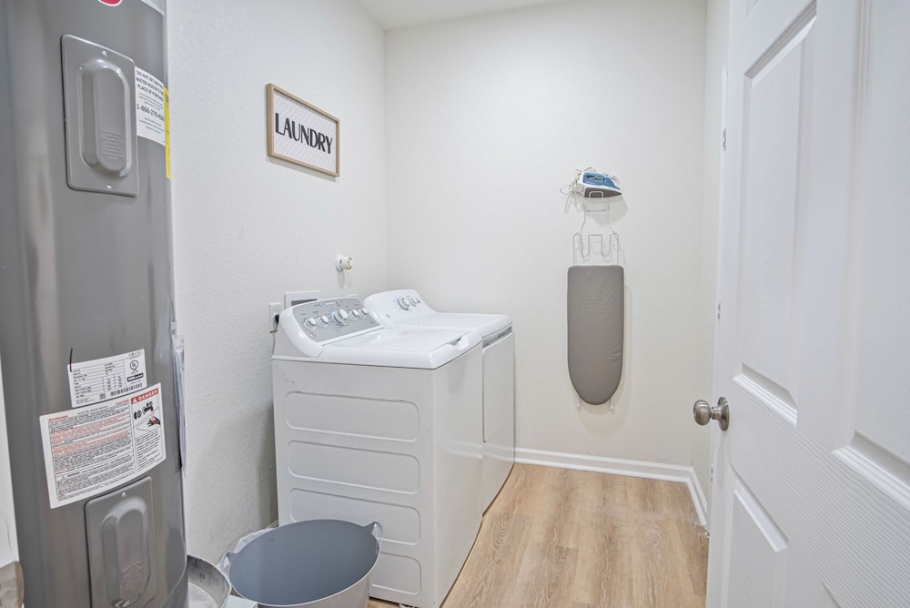 Perfect Spot to Relax 4BR 3BA Near Dtown Hemisfair