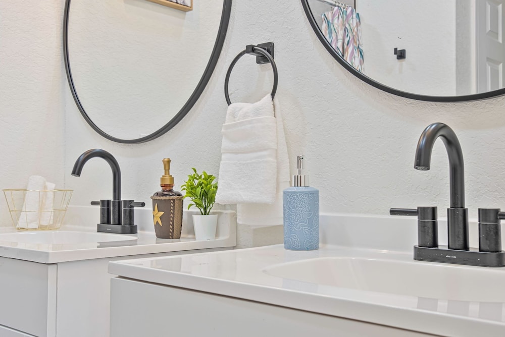 Perfect Spot to Relax 4BR 3BA Near Dtown Hemisfair
