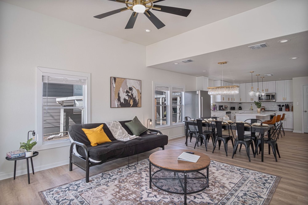 Create Memories 4BR 3BA Near Riverwalk Downtown