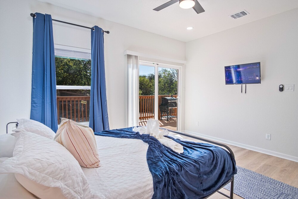 Perfect Spot to Relax 4BR 3BA Near Dtown Hemisfair