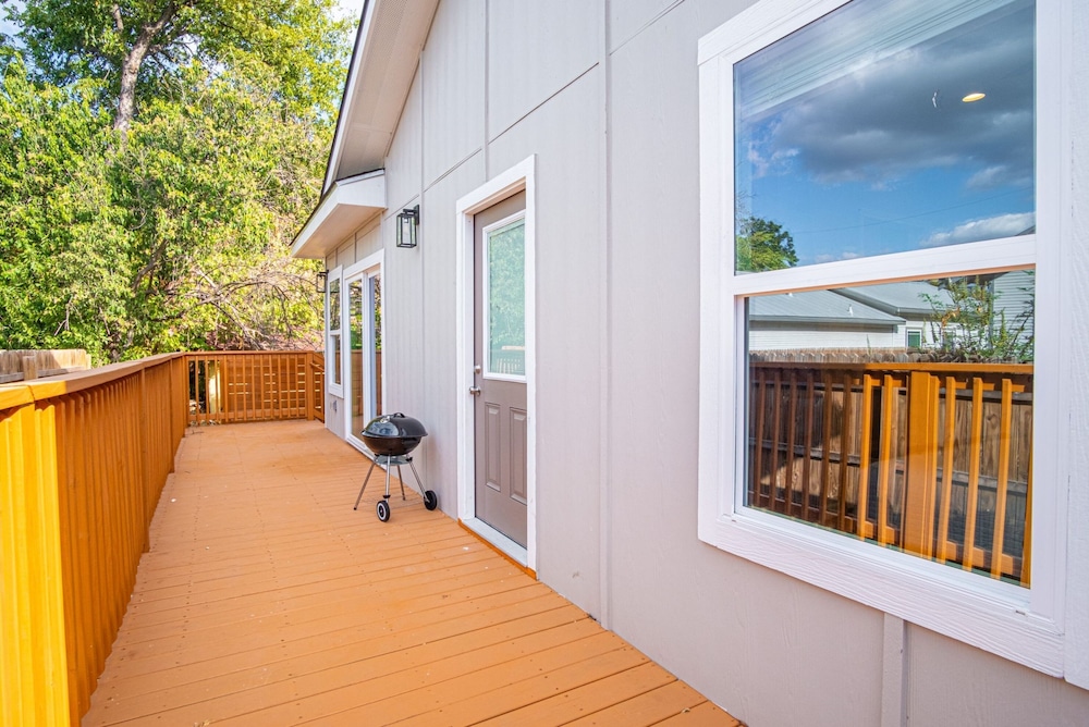 Lovely Charming 4BR 2 5BA Near Downtown s Prime