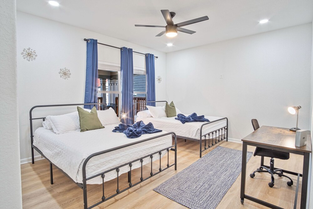 Perfect Spot to Relax 4BR 3BA Near Dtown Hemisfair