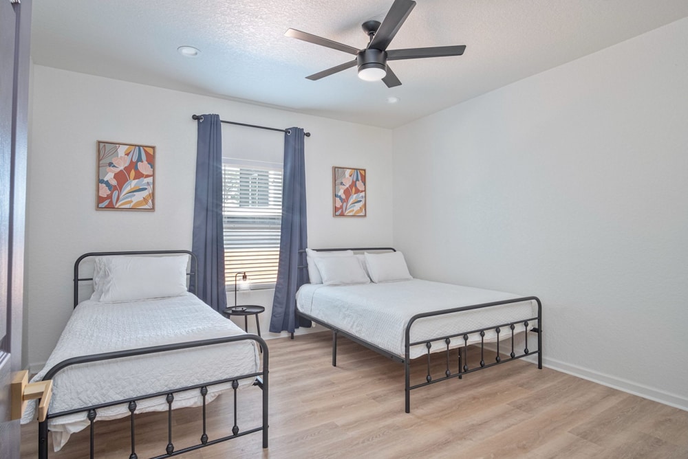 Enjoy 4BR 3BA Comfort Convenience Near Downtown
