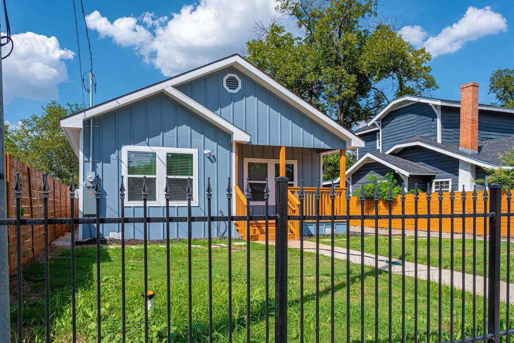Enjoy 4BR 3BA Comfort Convenience Near Downtown