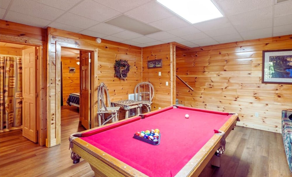 Backwoods Secluded Cabin Escape for 8 Guests