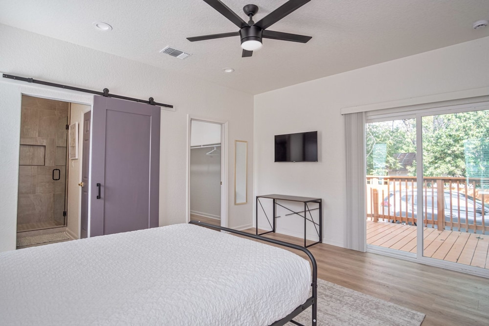 Enjoy 4BR 3BA Comfort Convenience Near Downtown