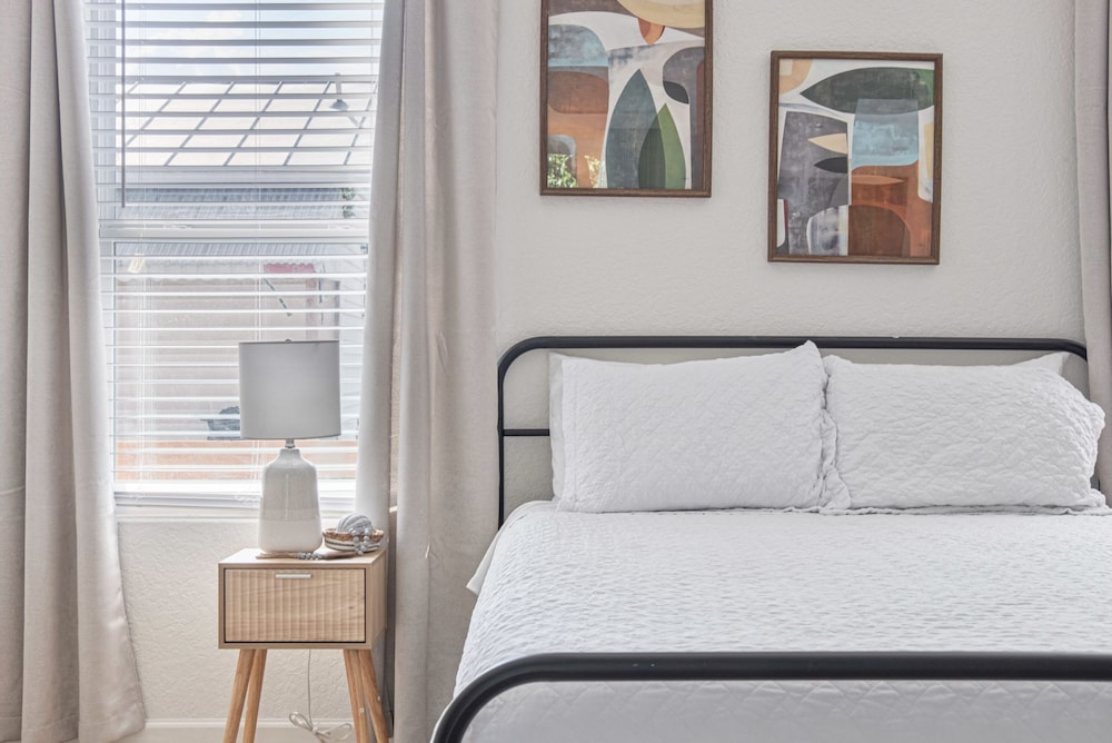 Enjoy 4BR 3BA Comfort Convenience Near Downtown