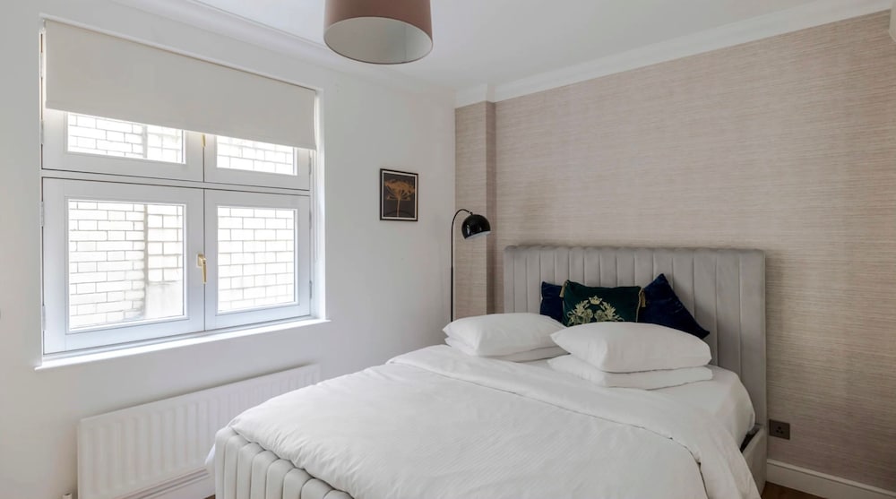 The Mayfair Muse - by Out of Office Lifestyle