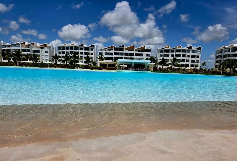 Oasis Turquesa Punta Cana Crystal Lagoon
