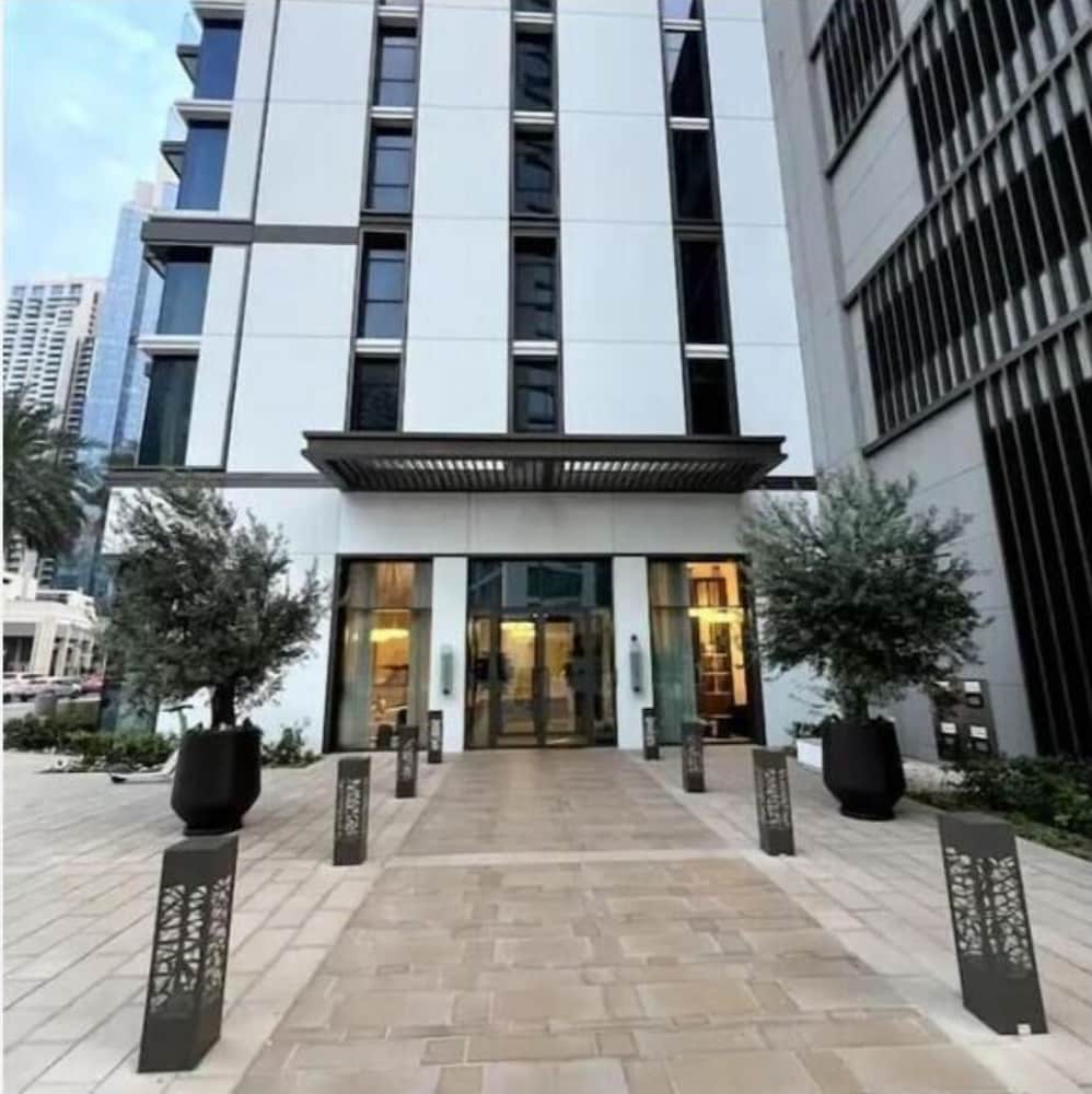 Chic 1BR Burj Crown Boulevard View