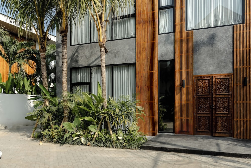 AMO Residences