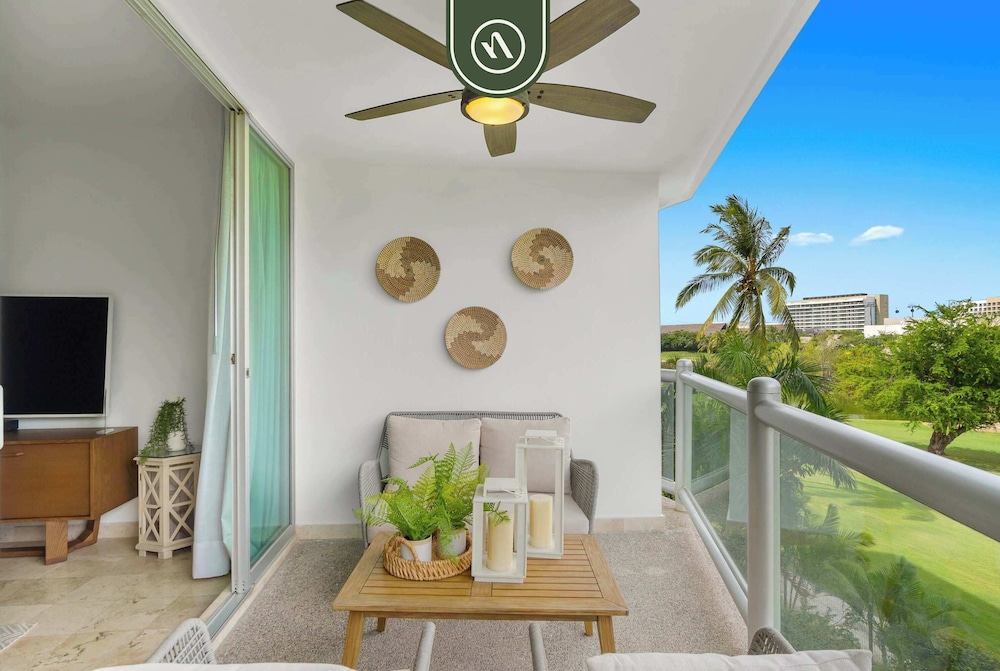 Stylish 2 BR Condo - Pools - Golf - Membership