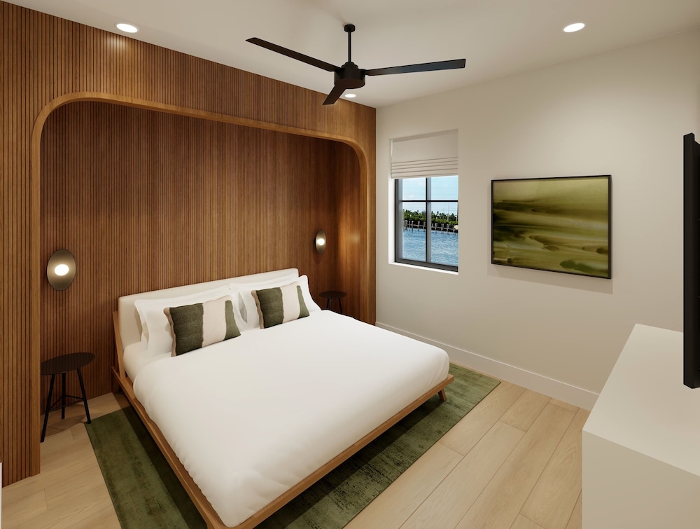 Waterfront Luxury Home - Tidelands House