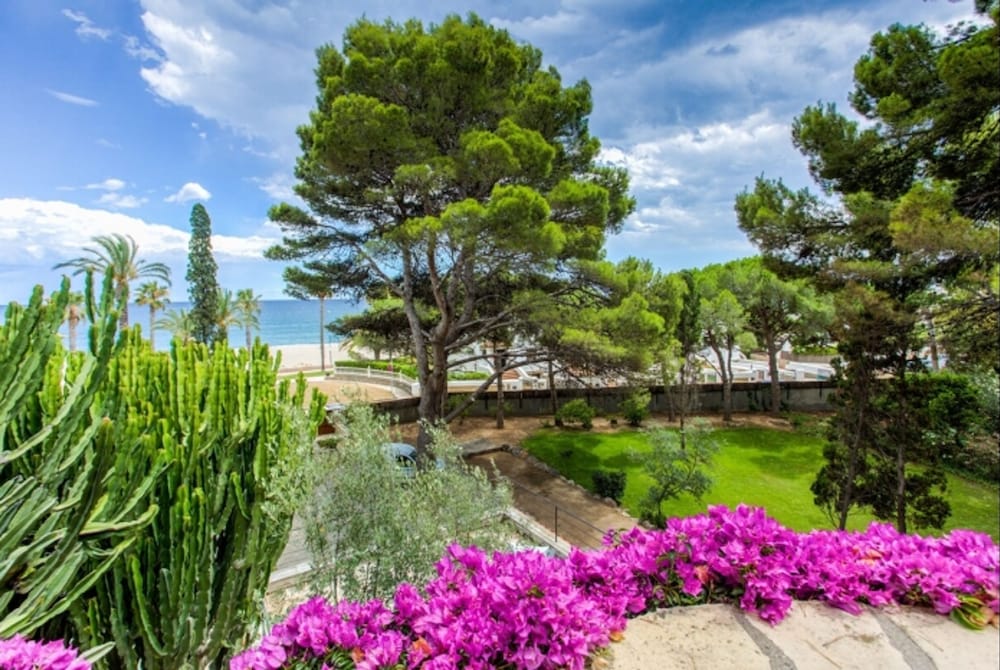 Th06 Villa in Miami Platja 6 Bedrooms