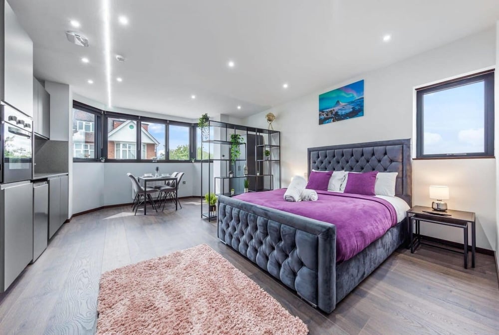 Luxury Flat Near Leicester Square Central London